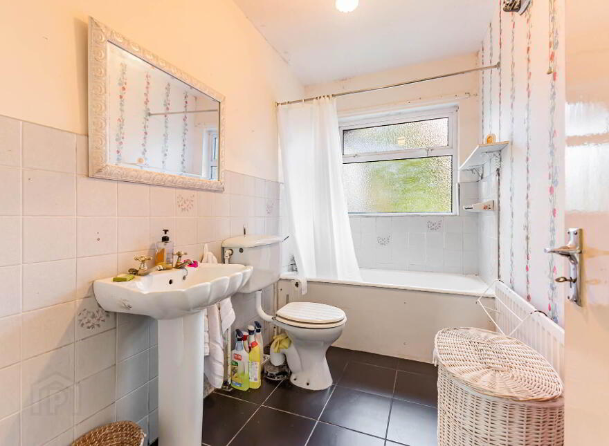 8 Thorndale Road South, Carryduff, Belfast, BT8 8HN