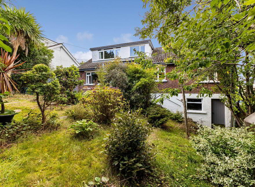 8 Thorndale Road South, Carryduff, Belfast, BT8 8HN