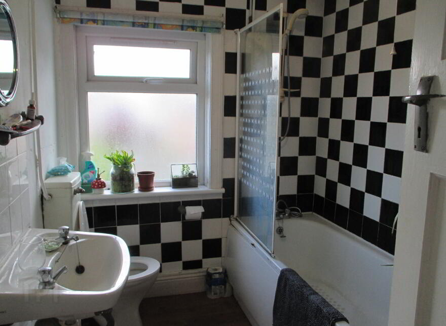 Joanmount Gardens, Belfast, BT14 6NX