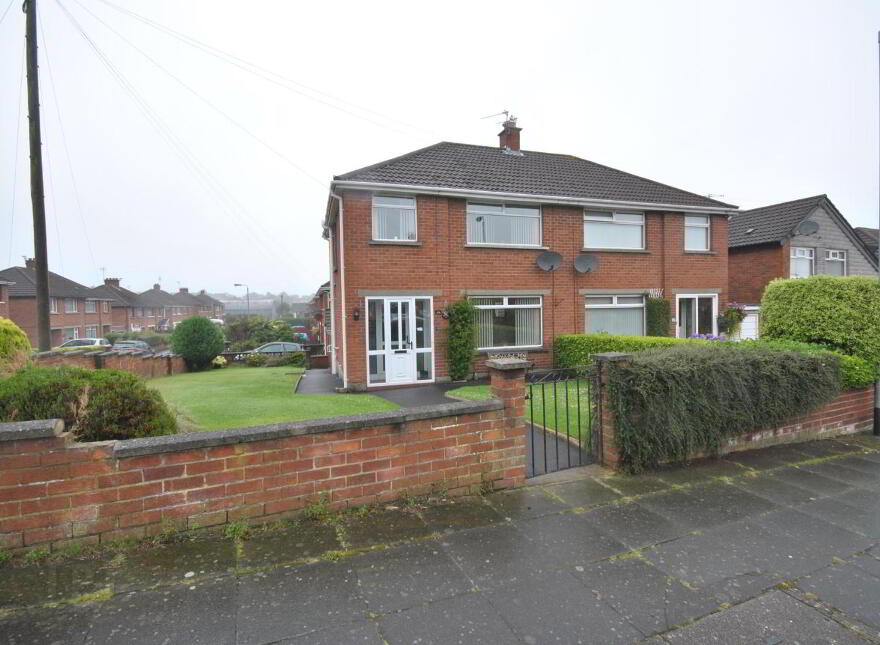 14 Rosemary Avenue, Bangor, BT20 3HE photo