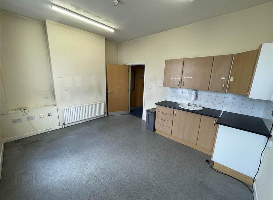 475 Falls Road, Belfast, BT12 6DD