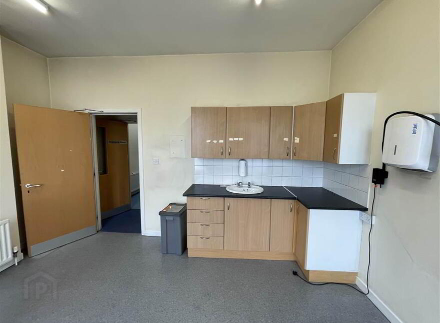 475 Falls Road, Belfast, BT12 6DD