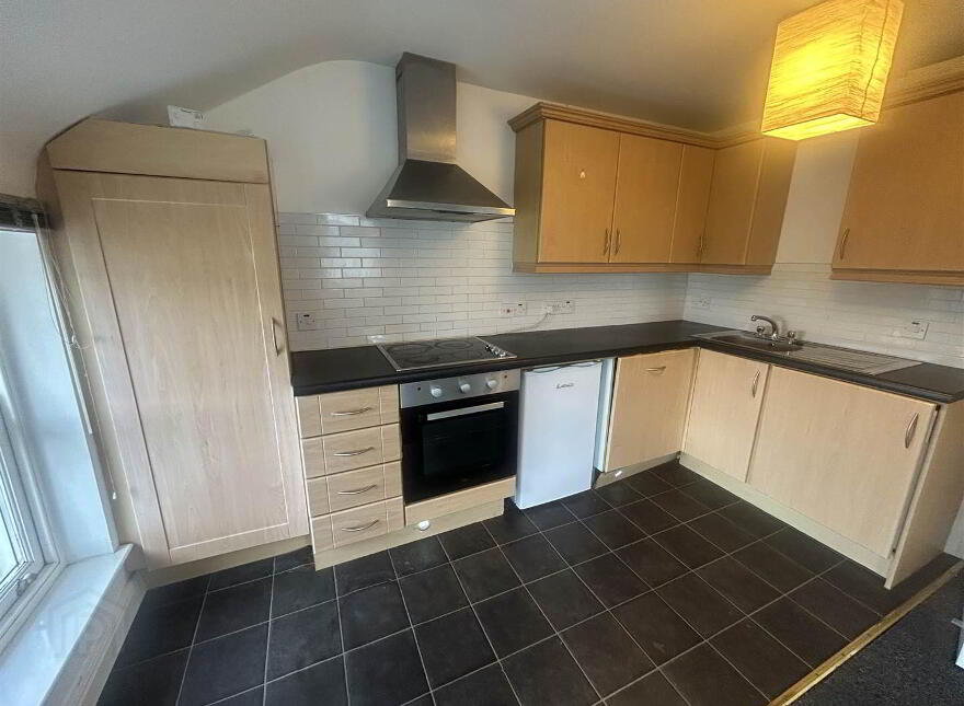 Apt 2, 18 Shore Road, Holywood, BT18 9HX