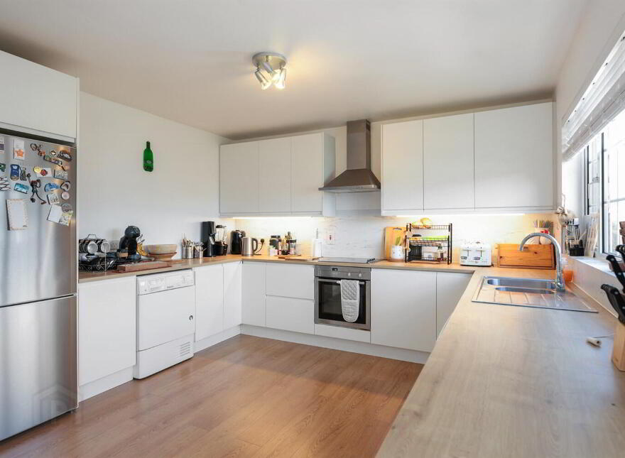 Flat 2 The Grange, 32a Deramore Park, Malone Road, Belfast, BT9 5JU