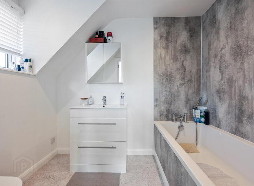 Flat 2 The Grange, 32a Deramore Park, Malone Road, Belfast, BT9 5JU