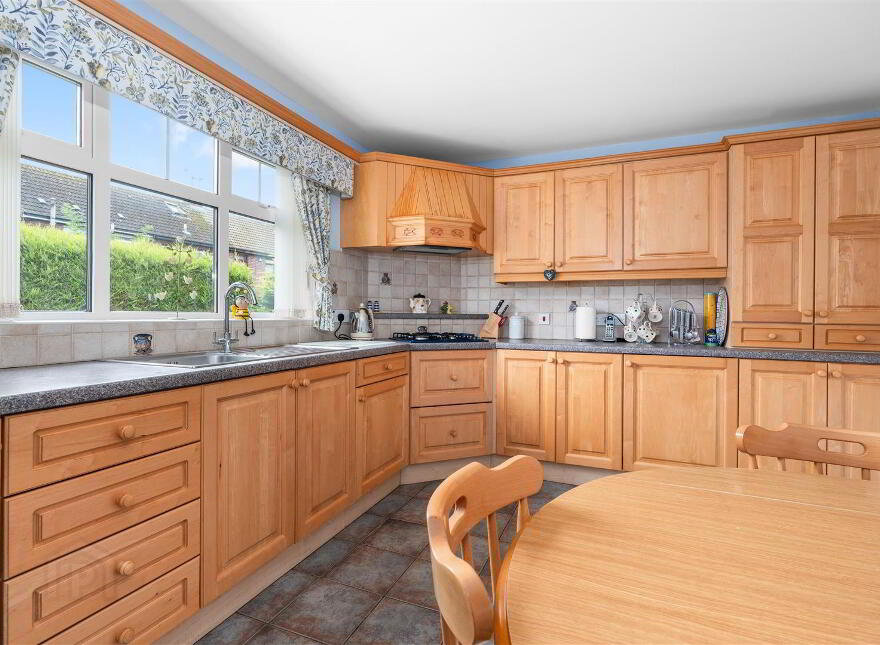 24 Ingledene, Templepatrick, Ballyclare, BT39 0JN