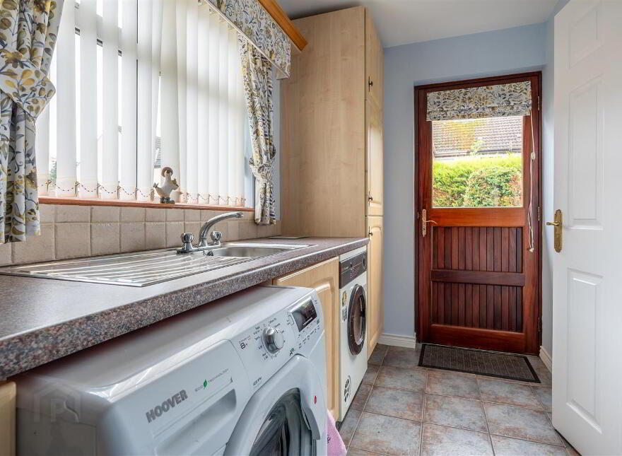 24 Ingledene, Templepatrick, Ballyclare, BT39 0JN