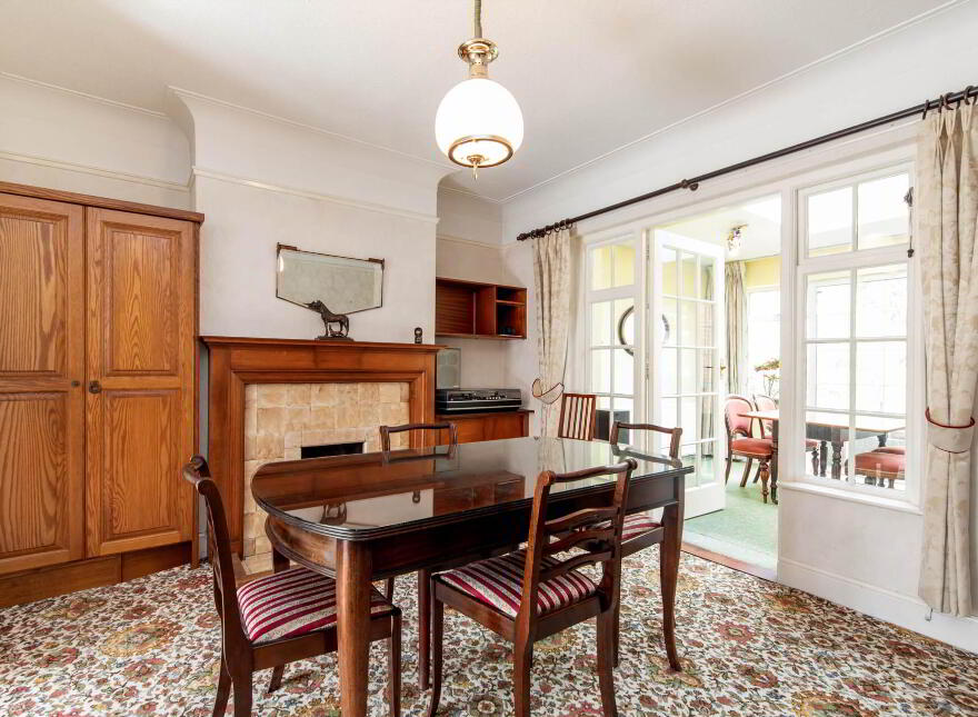 17 Whitethorn Road, Clonskeagh, Dublin, D14Y2H3