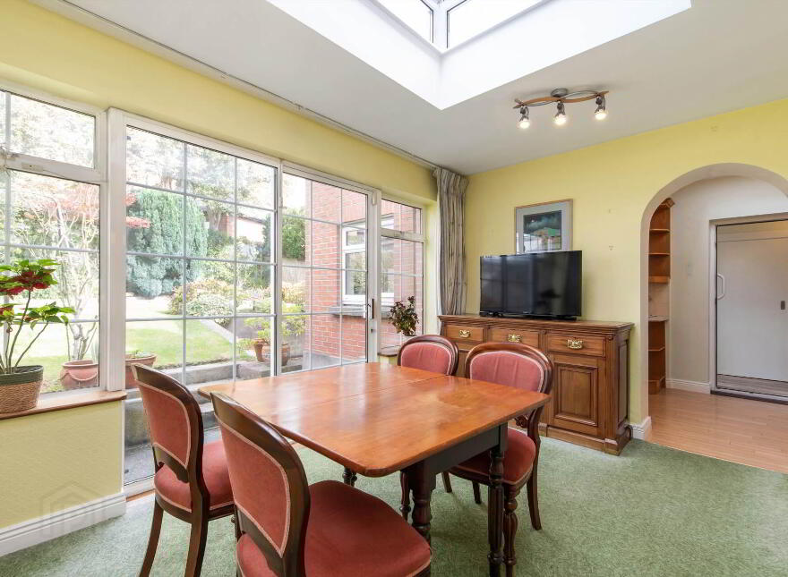17 Whitethorn Road, Clonskeagh, Dublin, D14Y2H3