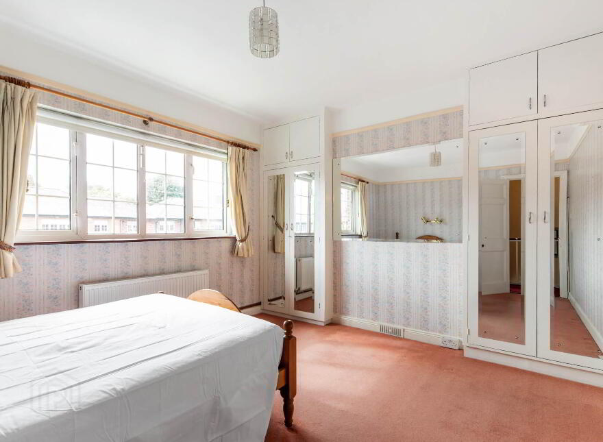 17 Whitethorn Road, Clonskeagh, Dublin, D14Y2H3