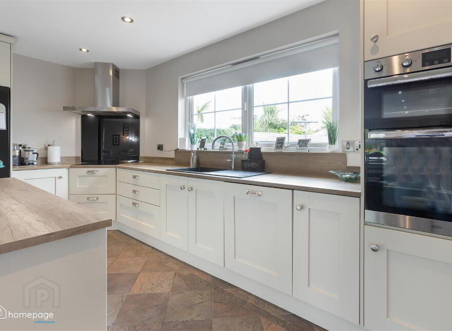 17 Whitepark Drive, Ballycastle, BT54 6WG