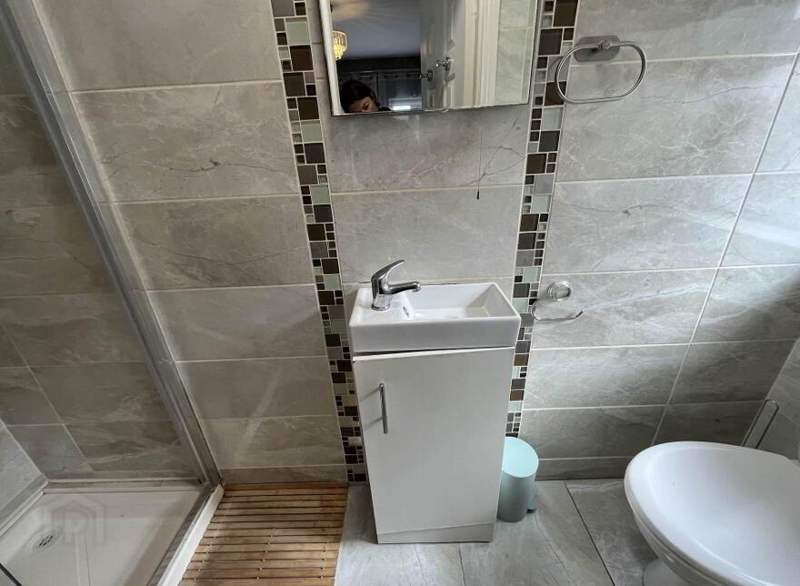 8 Fortfield, Raheen