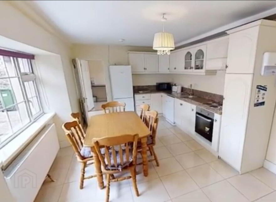 Sarsfield Street, Kilmallock, V35NT35