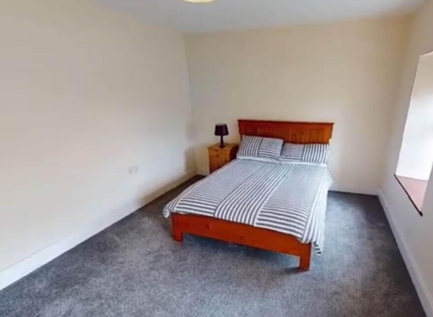 Sarsfield Street, Kilmallock, V35NT35