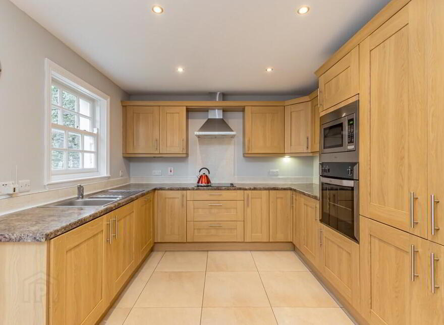 5 Church View, Hillsborough, BT26 6GN