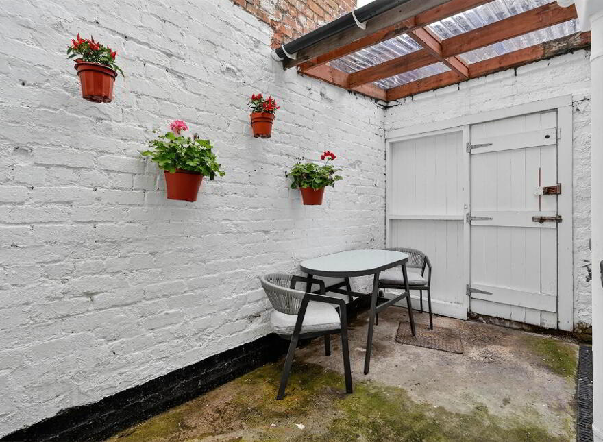 32 Rathcool Street, Lisburn Road, Belfast, BT9 7GA