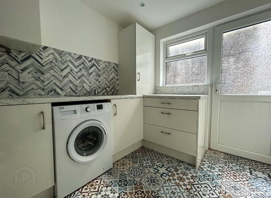 8 Windsor Drive, Belfast, BT9 7FH