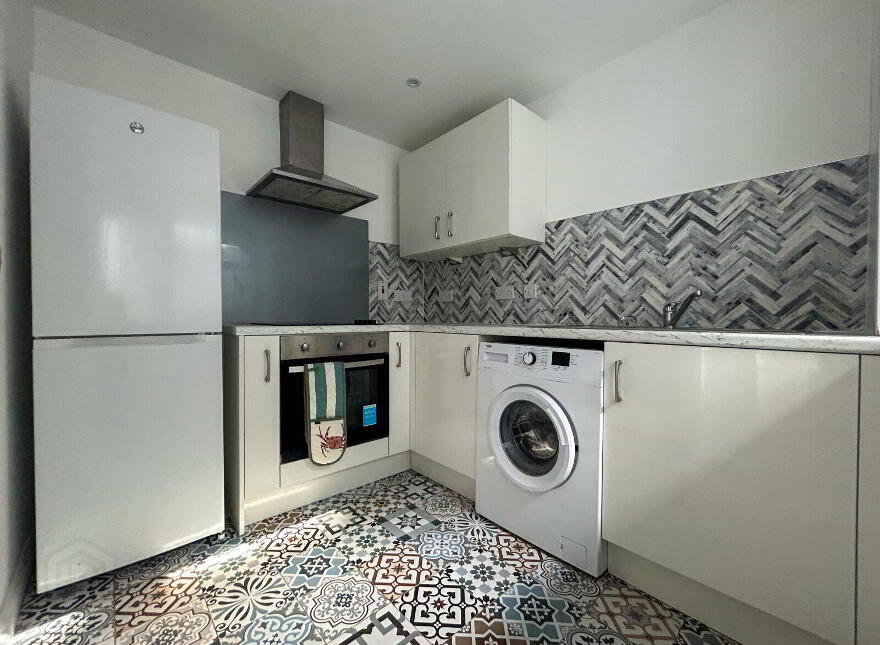 8 Windsor Drive, Belfast, BT9 7FH