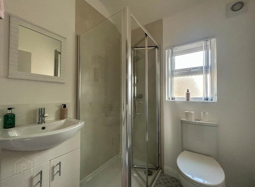 8 Windsor Drive, Belfast, BT9 7FH