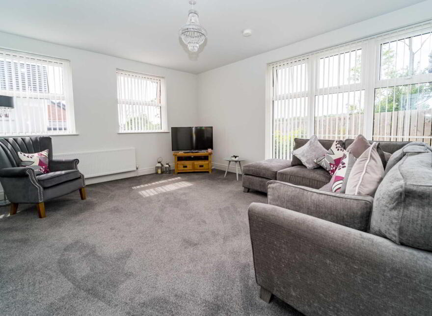 9 Meadow Place, Lisburn, BT28 3JQ
