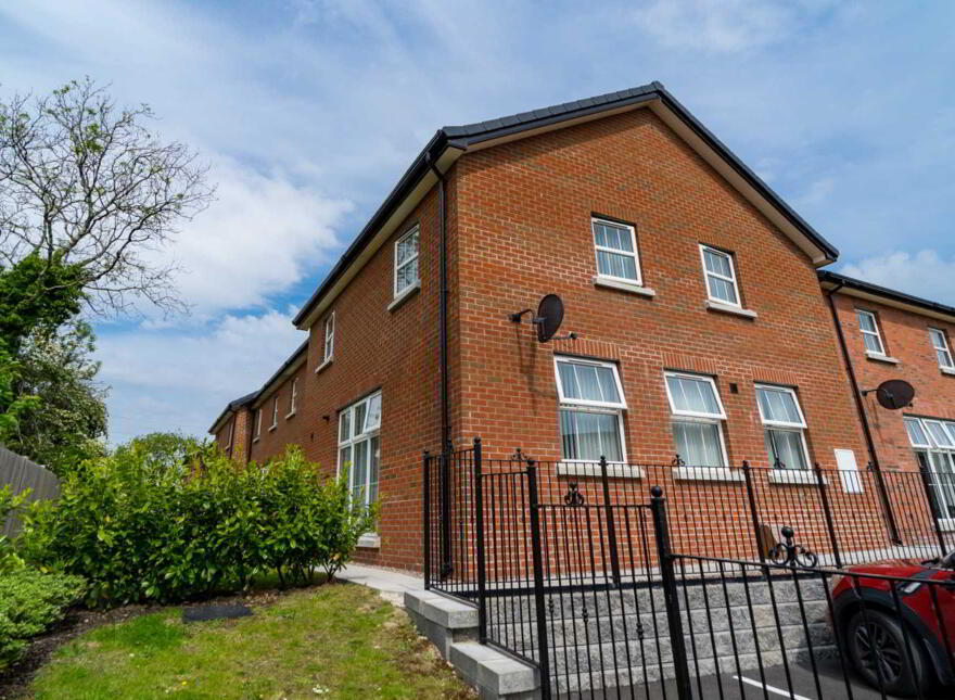 9 Meadow Place, Lisburn, BT28 3JQ