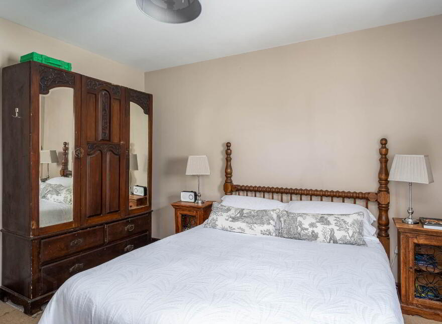 Renville, Treanlaur, Oranmore, Galway, H91WK0E