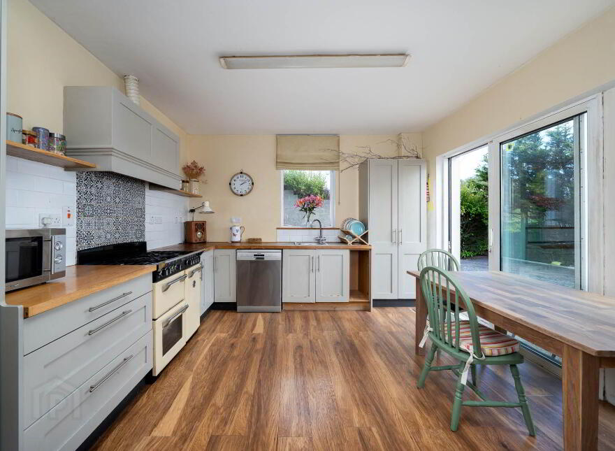 Renville, Treanlaur, Oranmore, Galway, H91WK0E