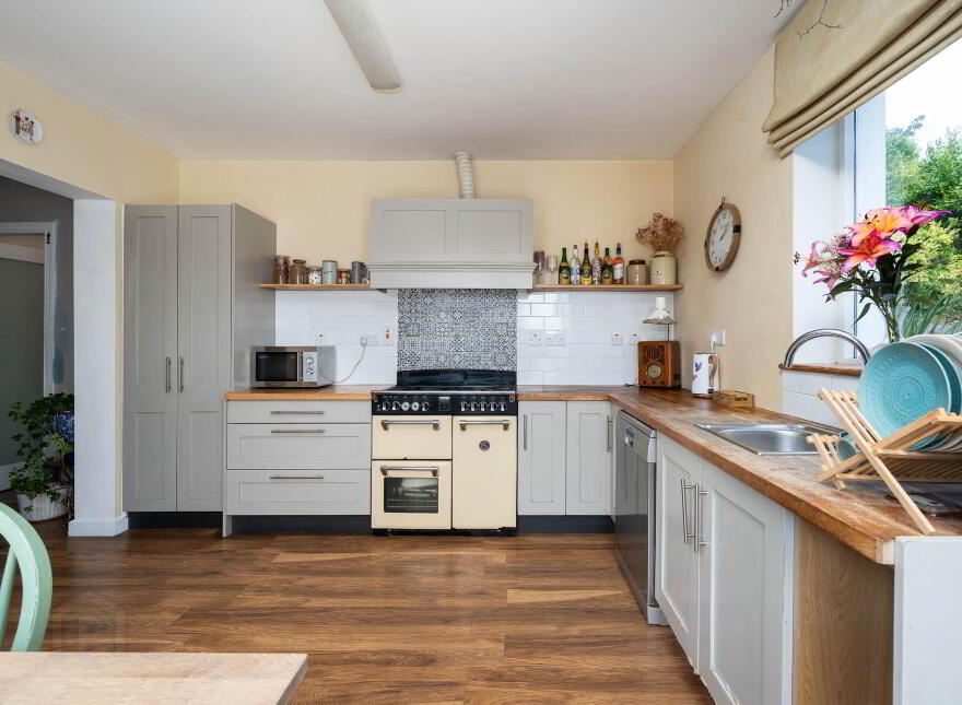 Renville, Treanlaur, Oranmore, Galway, H91WK0E