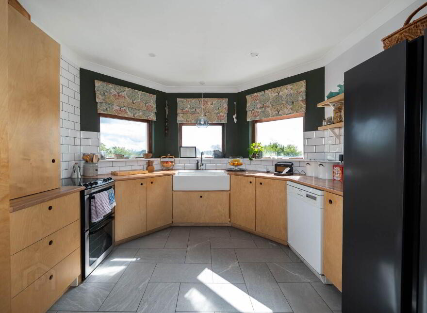Renville, Treanlaur, Oranmore, Galway, H91WK0E