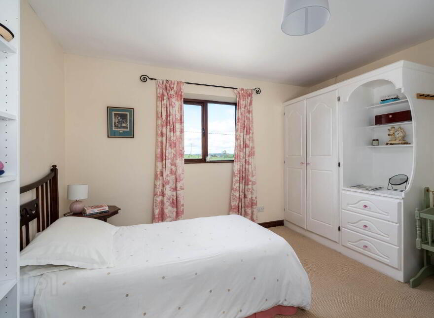 Renville, Treanlaur, Oranmore, Galway, H91WK0E