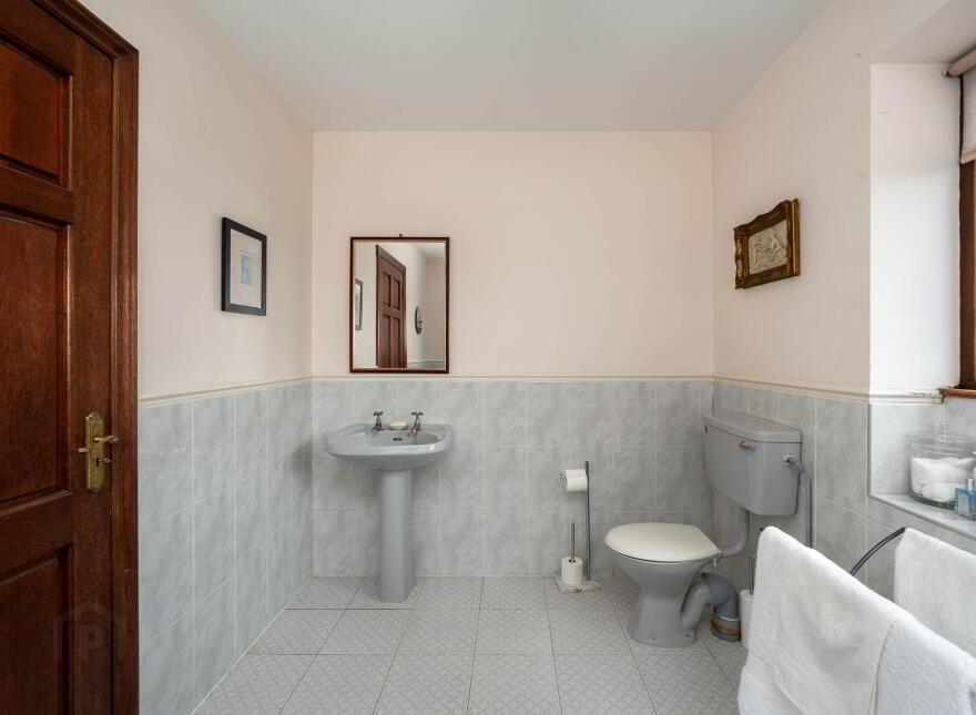 Renville, Treanlaur, Oranmore, Galway, H91WK0E