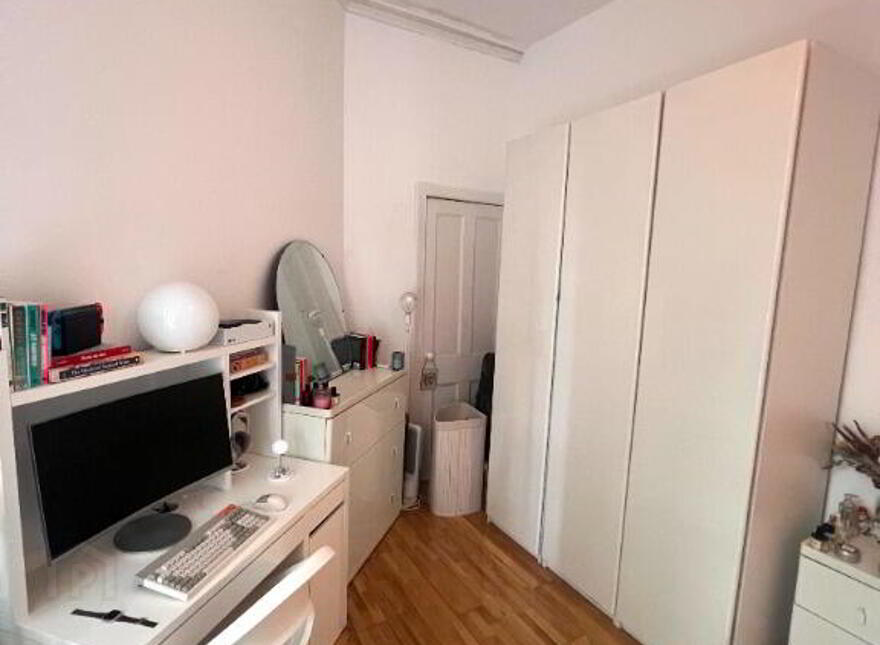 16 Edinburgh, Edinburgh, EH3 5AJ