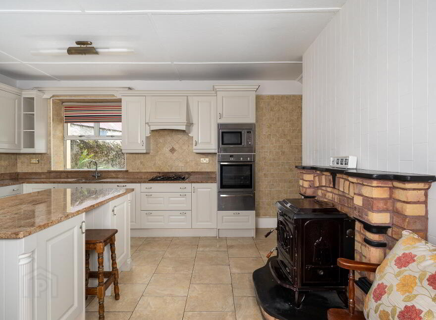 Main Street, Ferbane, R42DK49