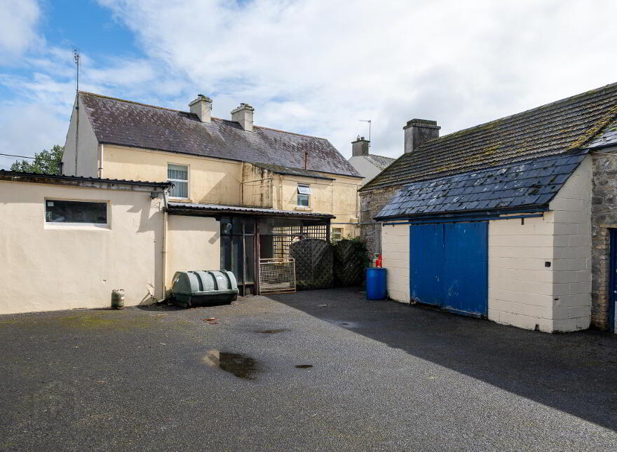 Main Street, Ferbane, R42DK49