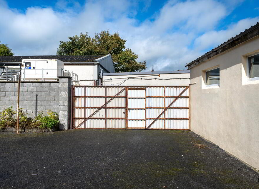 Main Street, Ferbane, R42DK49