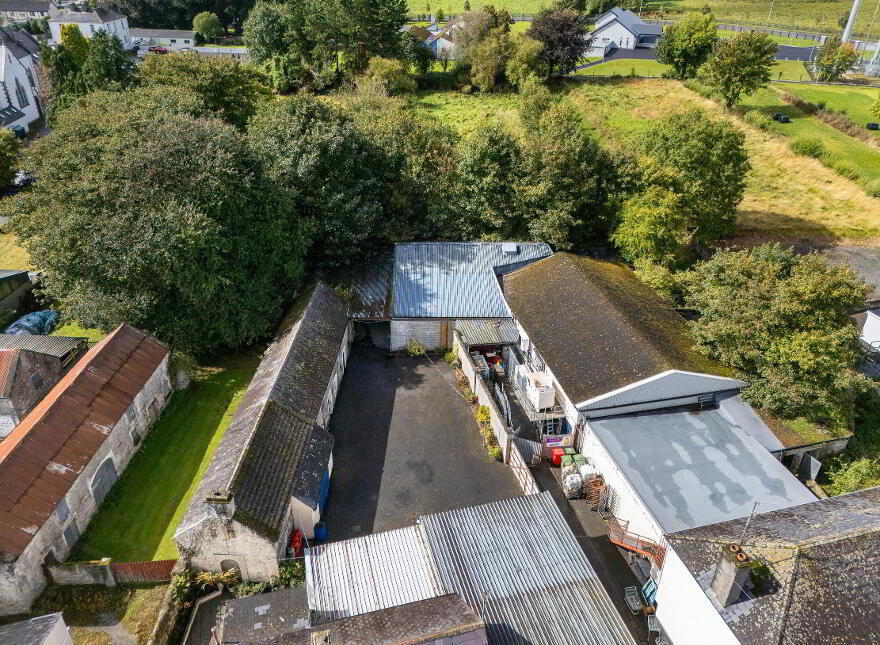 Main Street, Ferbane, R42DK49