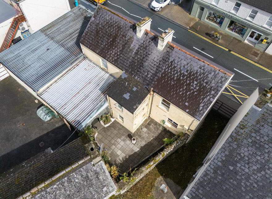 Main Street, Ferbane, R42DK49