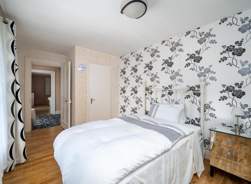 Main Street, Ferbane, R42DK49