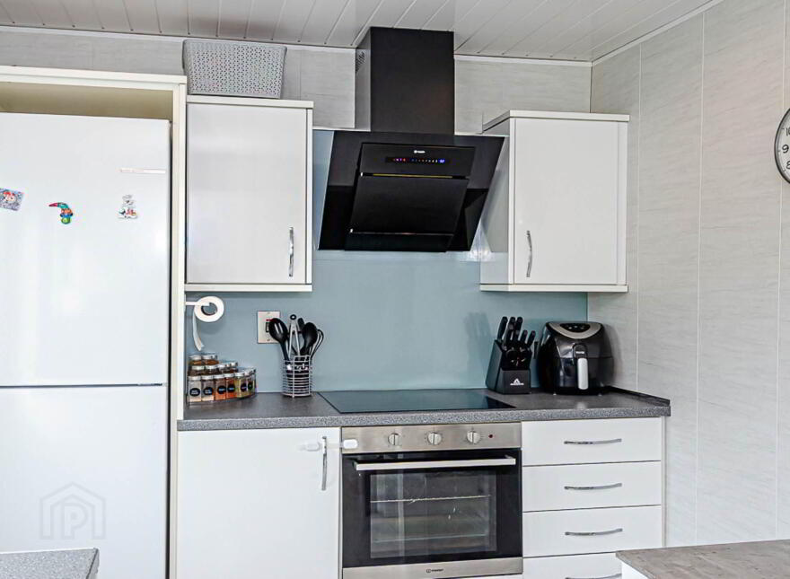 92 Clonduff Drive, Belfast, BT6 9NT