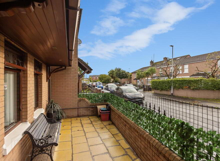 17 Mountforde Drive, Belfast, BT5 4GL