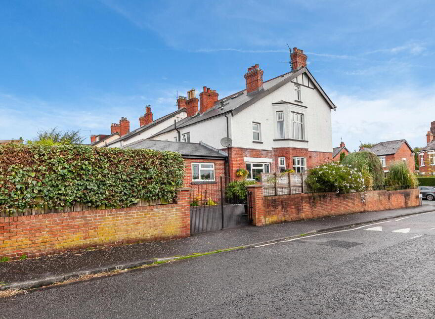 32 Old Cavehill Road, Belfast, BT15 5GT