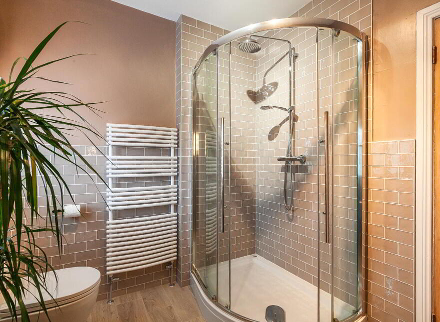 32 Old Cavehill Road, Belfast, BT15 5GT