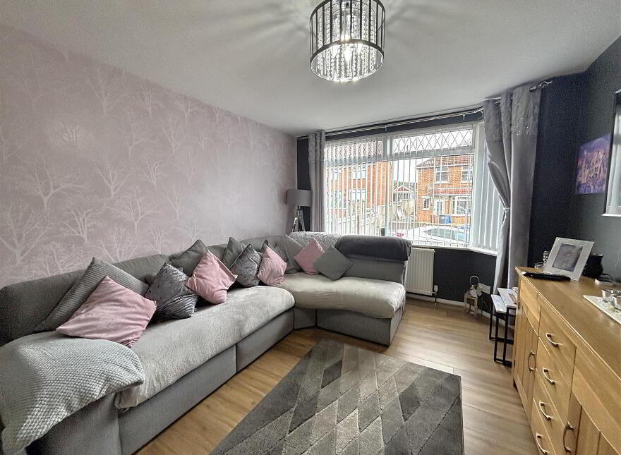 10 Lyndhurst Way, Belfast, BT13 3PD
