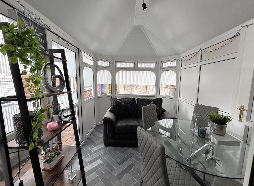 10 Lyndhurst Way, Belfast, BT13 3PD