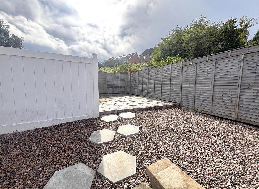 10 Lyndhurst Way, Belfast, BT13 3PD