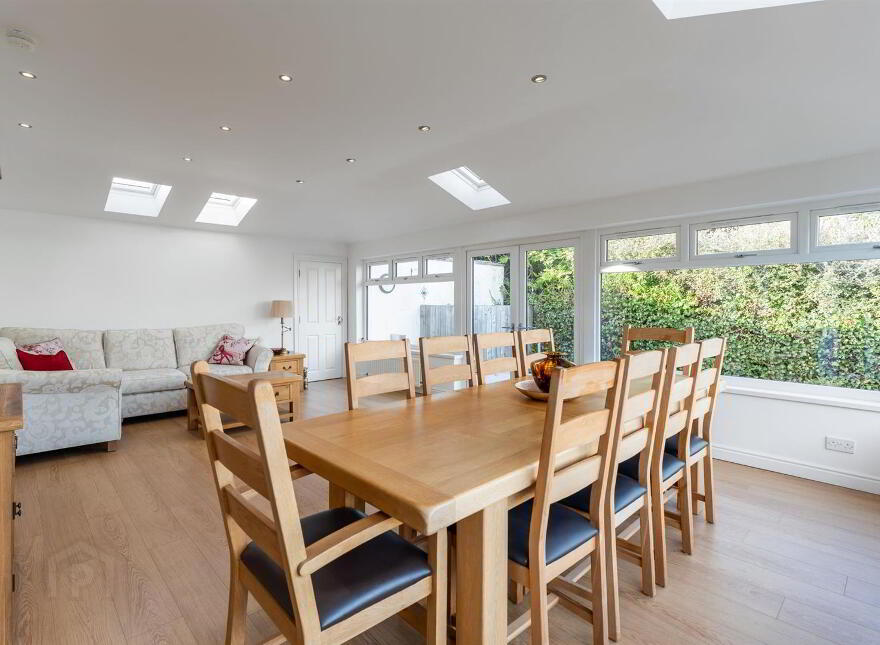 6 The Oaks, Bangor, BT19 7RY
