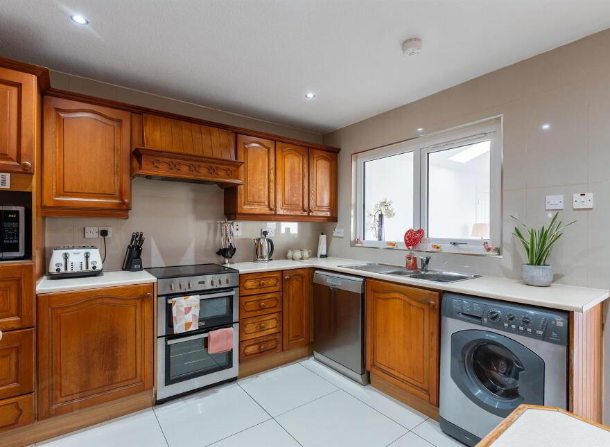 6 The Oaks, Bangor, BT19 7RY