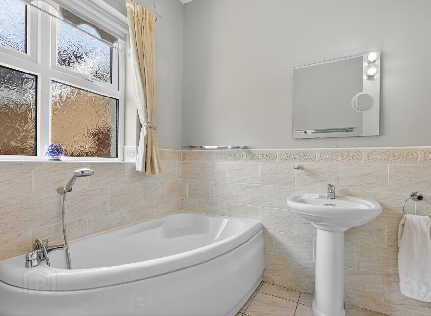 11 Tullymore Dale, Broughshane, Ballymena, BT43 7TD