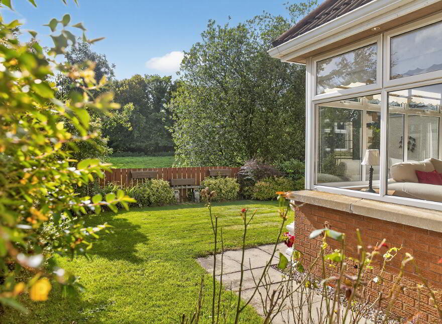 11 Tullymore Dale, Broughshane, Ballymena, BT43 7TD