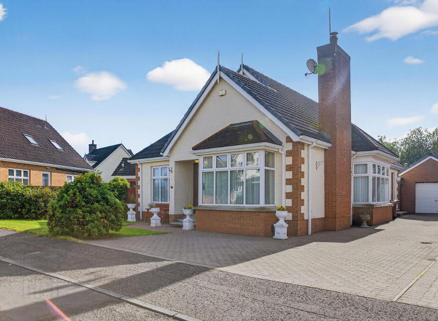 11 Tullymore Dale, Broughshane, Ballymena, BT43 7TD